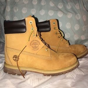 Men’s timberlands size 8.5